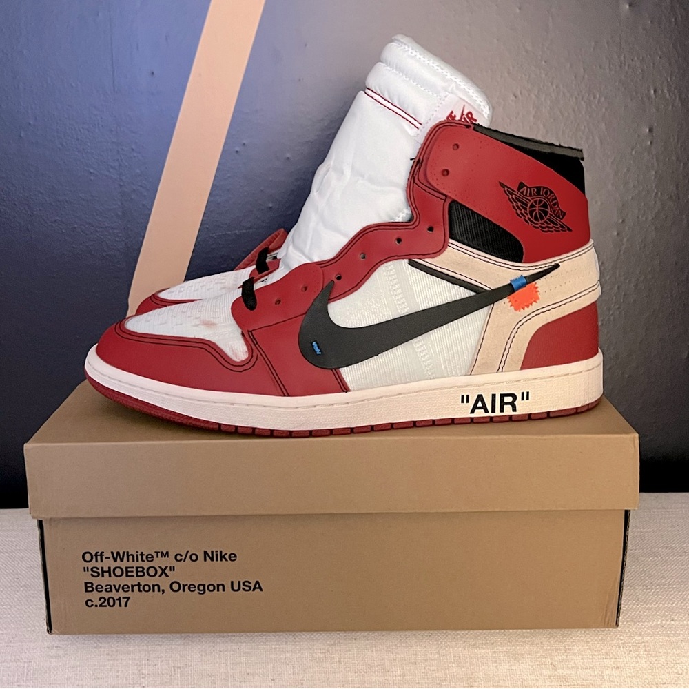 AJ1 Chicago Red White and Black